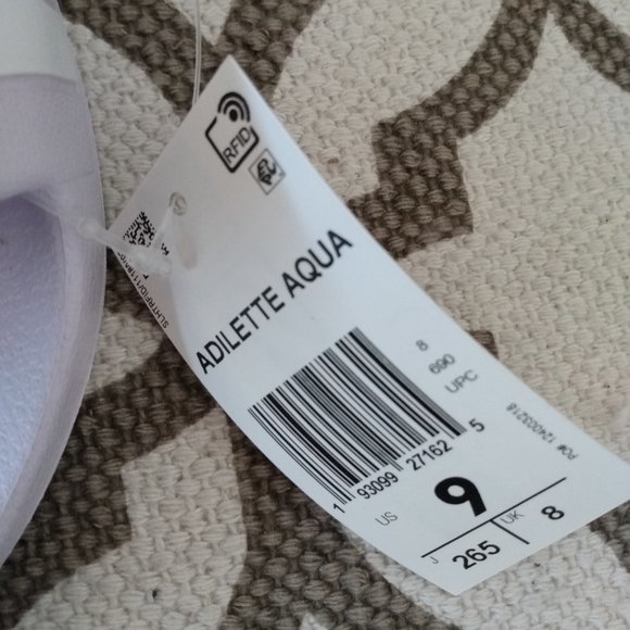 New Adidas Adilette Aqua Slides in lavender & three wht stripes, wm’s sz 9 - Picture 4 of 7
